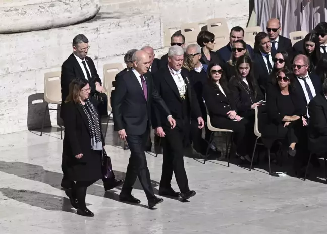 TBMM Başkanı Numan Kurtulmuş, Papa Franciscus'un Cenaze Törenine Katıldı