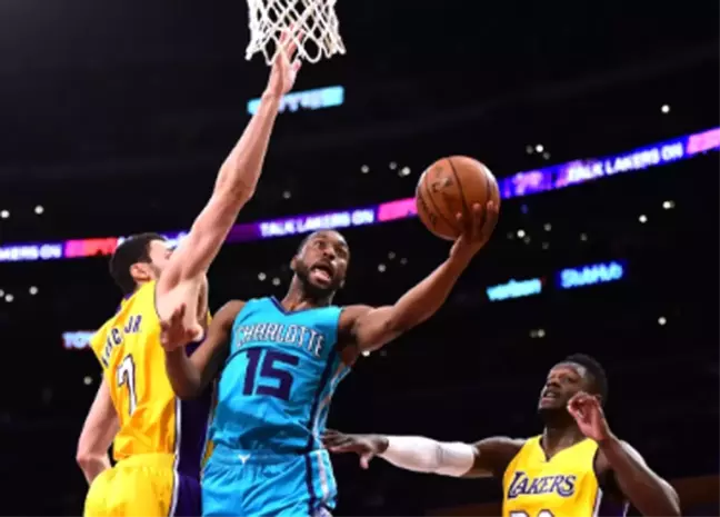 Lakers Hornets'e 104-109 Kaybetti