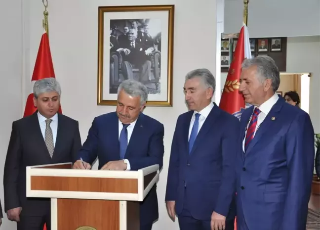 Bakan Arslan'dan Kars Emniyetine Anlamlı Ziyaret