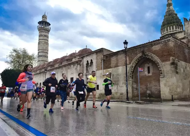 Adana Kurtuluş Yarı Maratonu'nda Kenyalı Atletler Şampiyon
