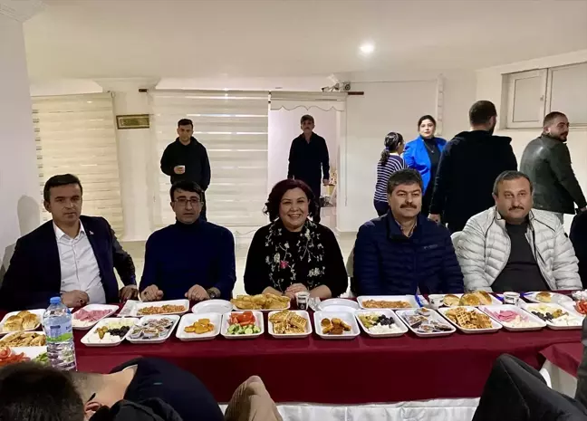 AK Parti Kırşehir Teşkilatı Gençlerle Sahur Programında Buluştu