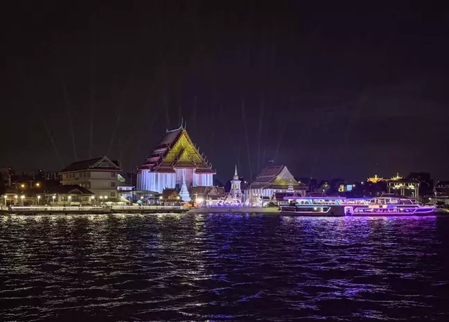 Bangkok'un Sokakları: Kültür, Lezzet ve Renk Cümbüşü