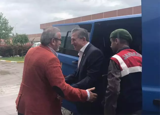 Eski TBMM Başkanı Toptan Kaza Geçirdi