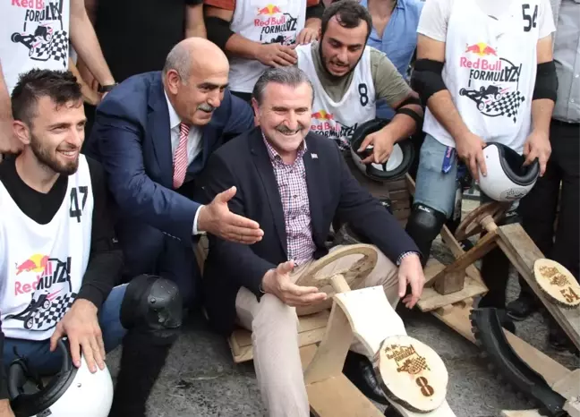 Gençlik ve Spor Bakanı Osman Aşkın Bak Formulaz'da