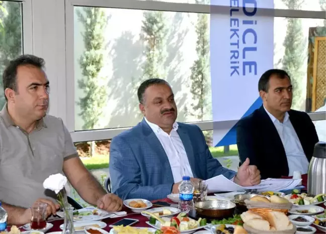 Dicle Elektrik Yöneticileri Basın Mensupları ile Sohbet Toplantısında Buluştu