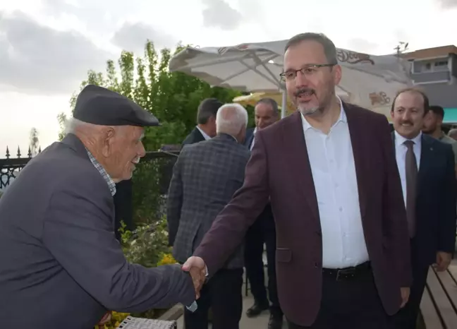 Bakan Kasapoğlu, Şırnak'ta esnaf ve vatandaşlarla bir araya geldi