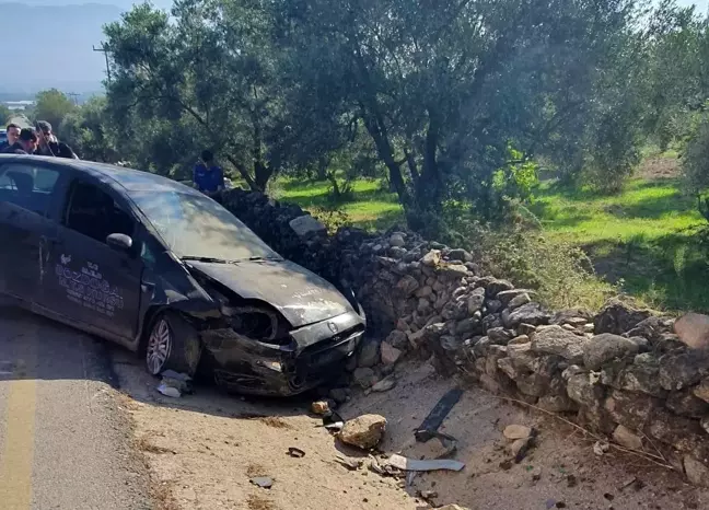 Aydın'da sürücü kursu otomobili kaza yaptı, 2 kişi yaralandı