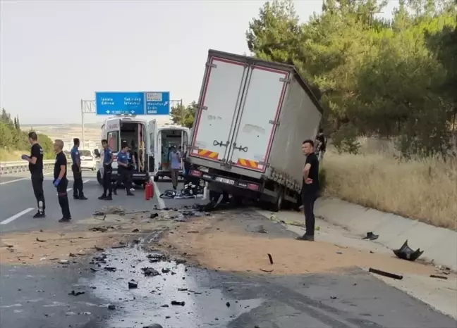 Edirne'de trafik kazasında hayatını kaybeden baba, oğul ve yeğen Ordu'da defnedildi