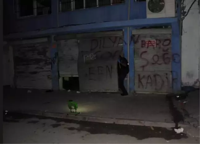 Adana'da Kahveye Silahlı Saldırı: 2 Yaralı