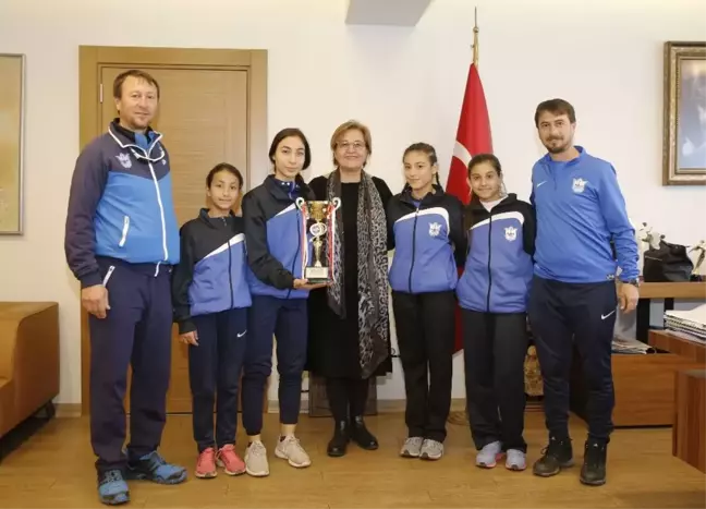 Konak'ın Yıldızlarından Bir Kupa Daha