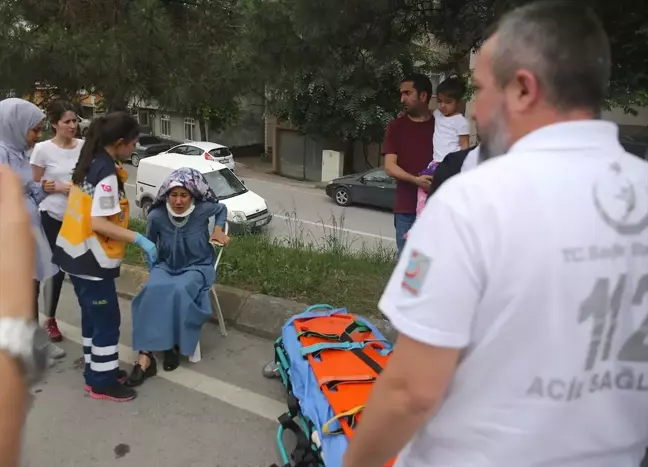 Kocaeli'de Belediye Otobüsü Devrildi