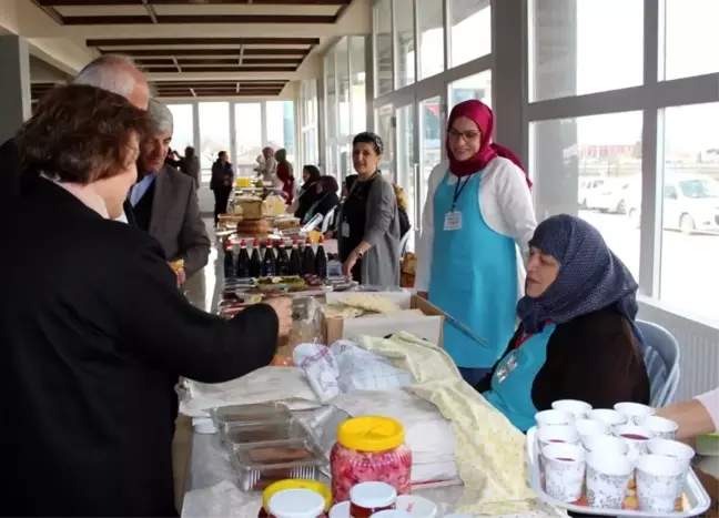 Üretici kadınlar birliği stantlarına ilgi yoğun oldu