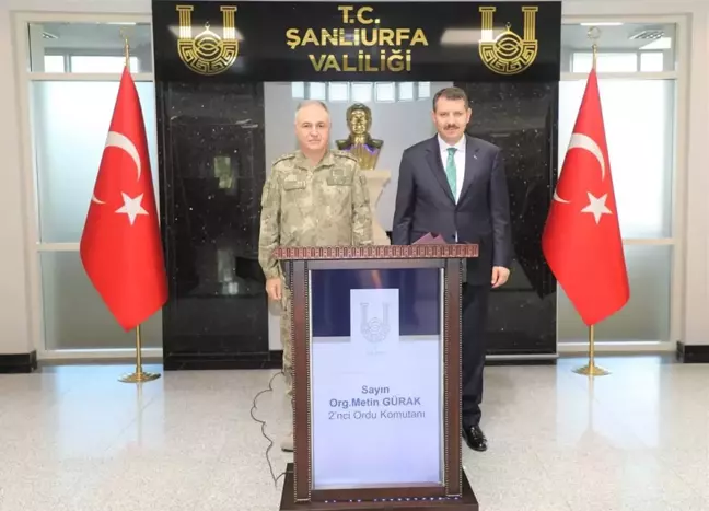Şanlıurfa haberleri... 2. Ordu Komutanı Orgeneral Metin Gürak, Şanlıurfa Valisi Salih Ayhan'ı ziyaret etti