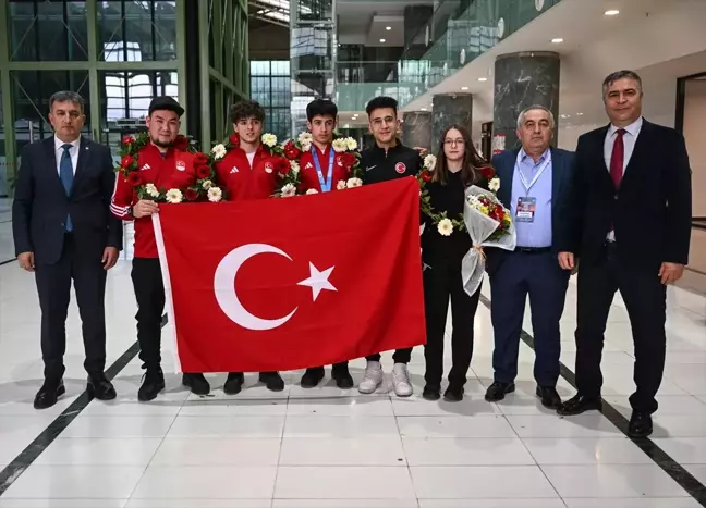 Muhammed Bozdağ ve Milli Takım Yurda Döndü