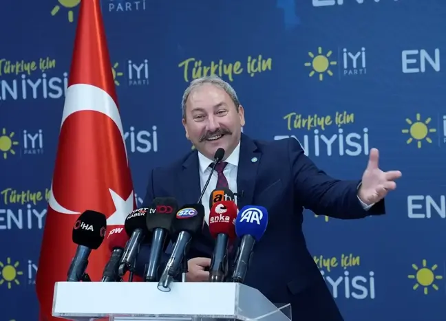 İYİ Parti Genel Başkan Yardımcısı Mehmet Tolga Akalın, genel başkanlığa adaylığını açıkladı