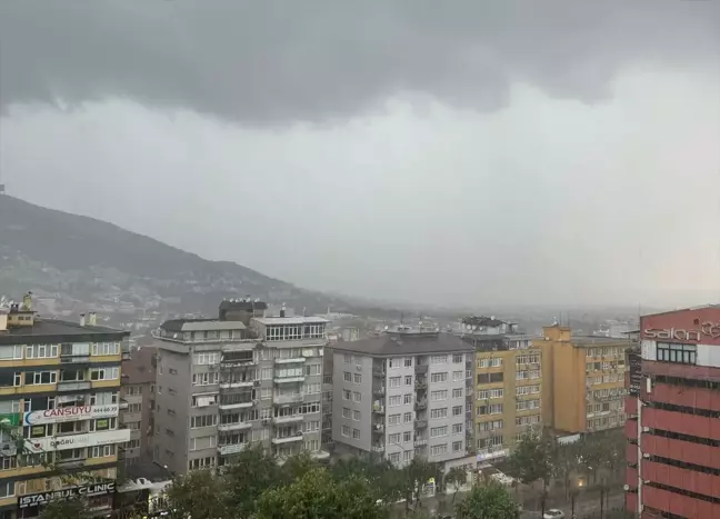 Bursa'da Sağanak ve Dolu Yaşamı Olumsuz Etkiledi