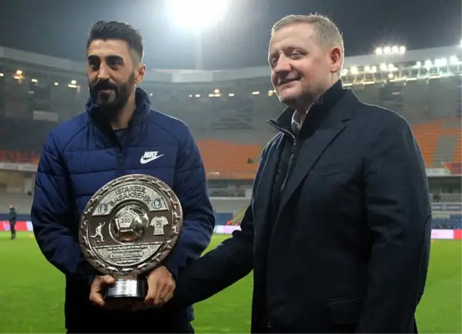 Mahmut ve Visca'ya Plaket Verildi