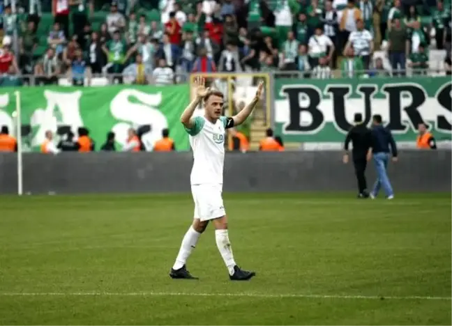 Ertuğrul Ersoy, Bursaspor'un yeni sezon kadrosunda yok