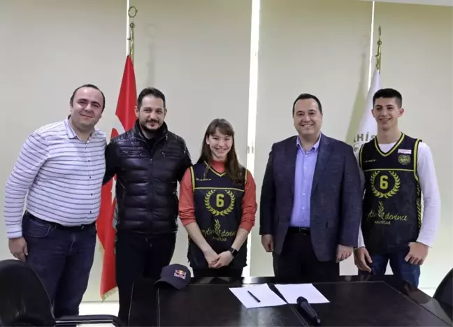 Akhisarlı Dünya şampiyonu artık kendi evinde
