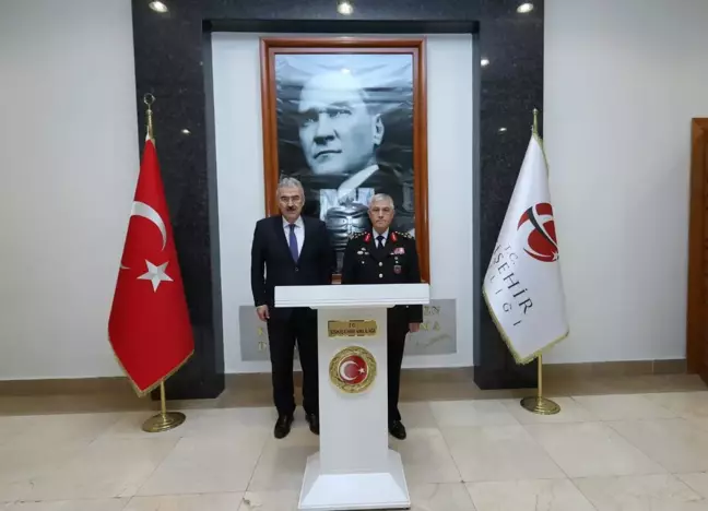 Son dakika haberi: Jandarma Genel Komutanı Orgeneral Çetin, Eskişehir Valisi Ayyıldız'ı ziyaret etti