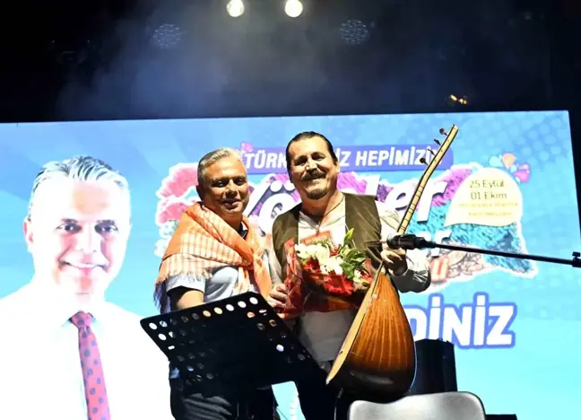 Muratpaşa Belediye Başkanı Ümit Uysal, Yöreler Renkler Festivali'nde birlik ve dayanışma çağrısı yaptı