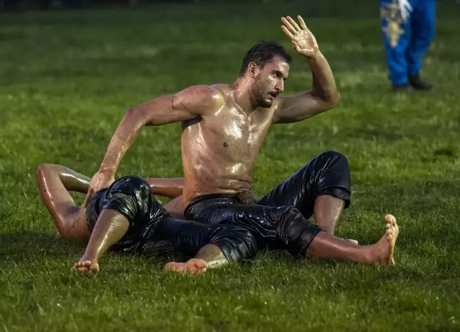 ASKİ Spor Kulübü'nden Özkan Yılmaz'a başpehlivanlık