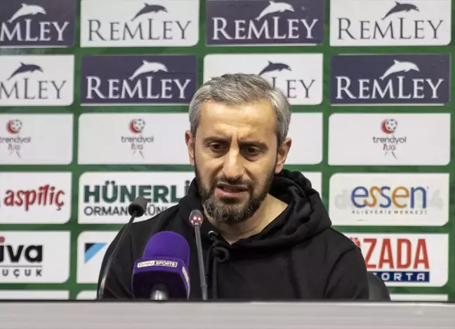 Sakaryaspor, Ahlatcı Çorum FK'yı 3-1 yenerek galibiyetini ilan etti