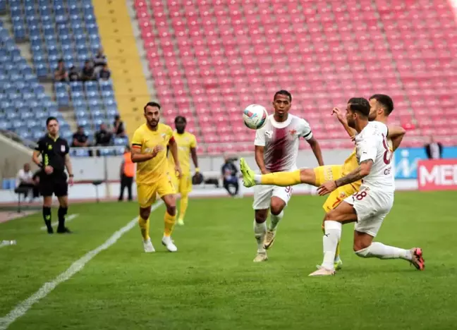 Hatayspor ve Kayserispor'un Mücadelesi İlk Yarısında 0-0 Berabere Sona Erdi