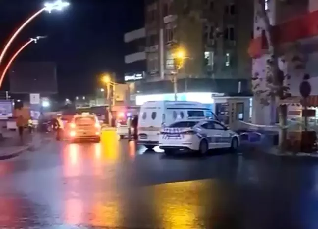 İzmir'de Taksiciler Arasında Silahlı Kavga: 1 Ölü, 2 Yaralı