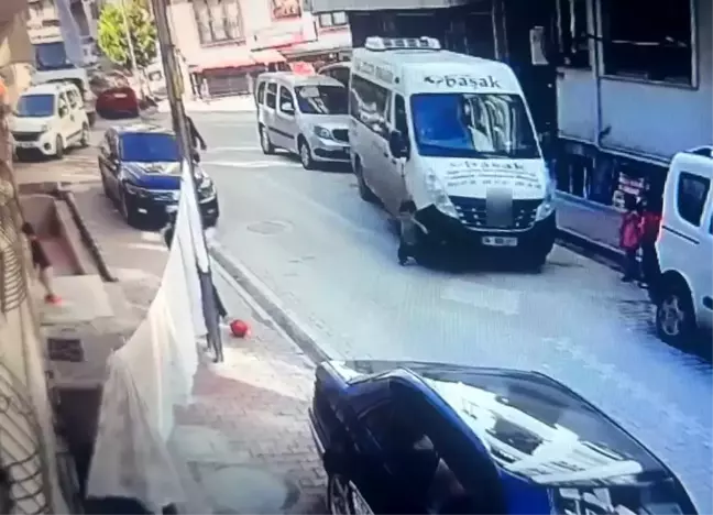 İstanbul'da Minibüs Kazasında 5 Yaşındaki Çocuk Hayatını Kaybetti