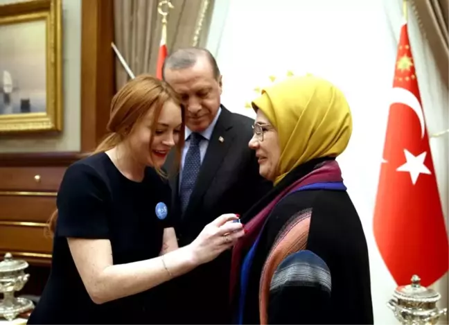 Times: Erdoğan'ın Lindsay Lohan ile Sıra Dışı İttifakının Arkasında Hilal Kaplan Var