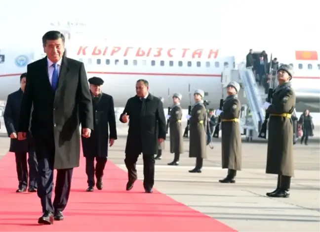 Kırgızistan Cumhurbaşkanı Ceenbekov, Özbekistan'a Geldi