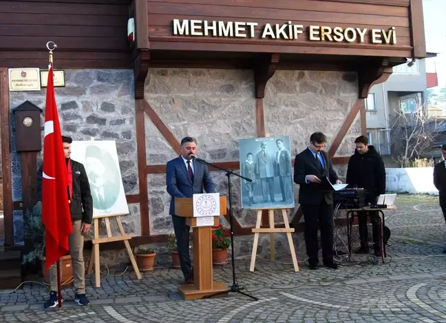 Mehmet Akif Ersoy vefatının 83. yılında Çanakkale'de anıldı