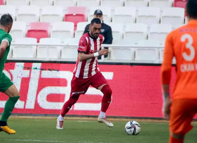 Sivasspor'da Uğur Çiftçi kırmızı kart gördü!