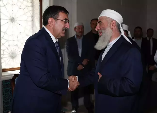 Cumhurbaşkanı Yardımcısı Cevdet Yılmaz Seyyid Abdulbaki Elhüseyni'nin Ailesine Taziye Ziyaretinde Bulundu