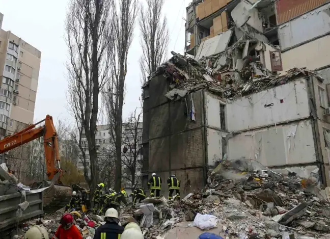 Rus Ordusu Ukrayna'nın Odessa Kentinde Apartmanı Hedef Aldı: 3 Ölü, 8 Yaralı