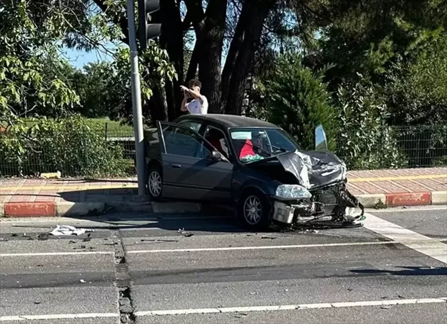 Samsun'da 3 Araçlı Trafik Kazasında 5 Kişi Yaralandı