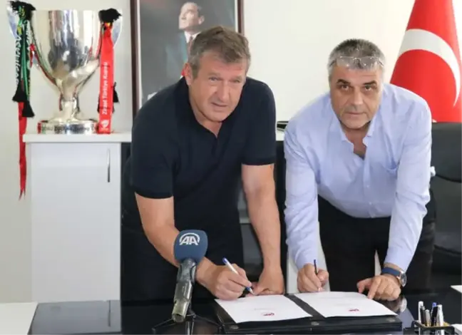 Akhisar Belediyespor'un Yeni Teknik Direktörü Susic İmzayı Attı