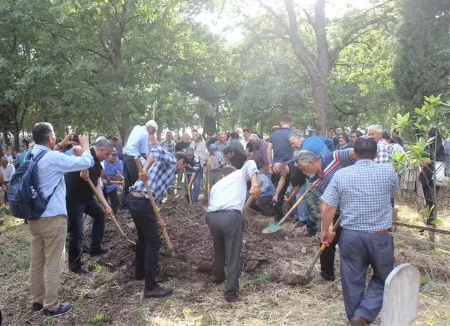 Ünlü ressam İbrahim Balaban Bursa'da toprağa verildi