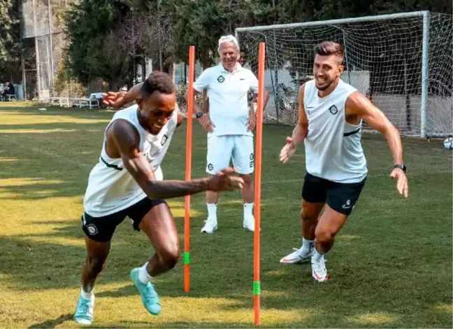Altay'da Ceyhun Gülselam ilk 3 maçta süre alamadı
