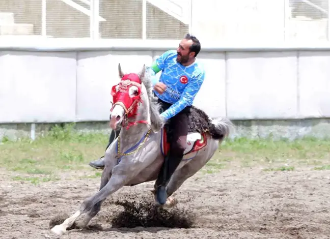 Erzurum'da dostluk maçında ciritçi kalp krizi geçirdi
