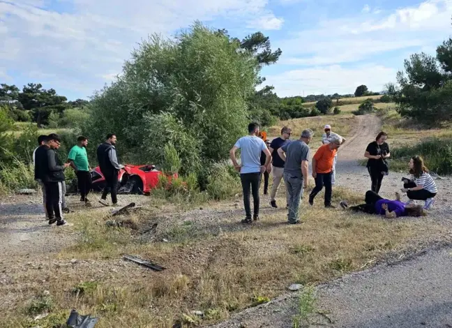 Çanakkale'de otomobil şarampole yuvarlandı: 3 yaralı