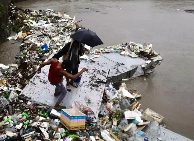 Filipinler'de Tropikal Fırtına Sonucu 11 Kişi Hayatını Kaybetti