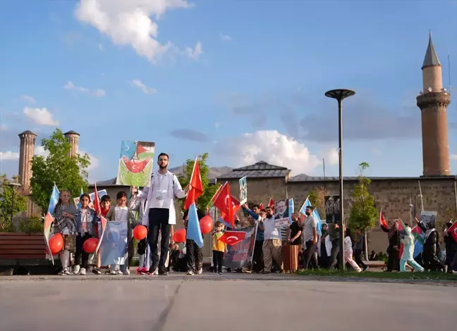 Erzurum'da Hekimlerden Gazze İçin 44 Haftadır Sessiz Yürüyüş