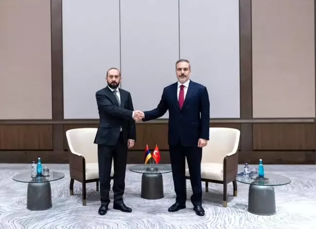 Hakan Fidan ve Ararat Mirzoyan İstanbul'da Görüştü