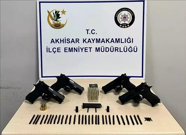 Akhisar'da Silah Kaçakçılığı Operasyonunda 2 Şüpheli Tutuklandı