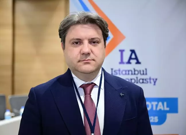 Farklı ülkelerden uzman cerrahlar İstanbul'da
