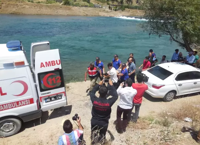 Serinlemek Için Girdiği Baraj Gölünde Boğuldu