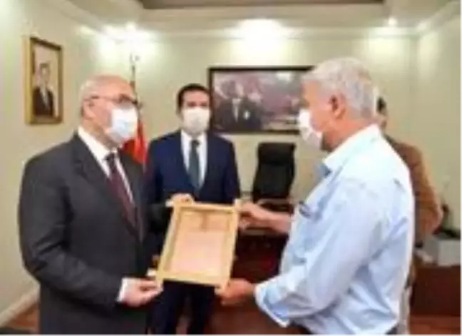 'Şeref Madalyası' müzede sergilenmek üzere Vali Köşger'e teslim edildi