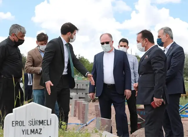 Başkanımız Bilgin Mezarlıktaki Çalışmaları İnceledi...
